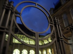 Edinburgh Sheriff Court Looking Glass