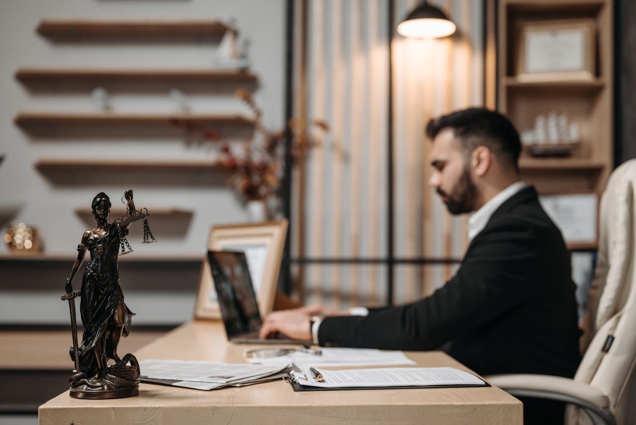 paralegal uk employee