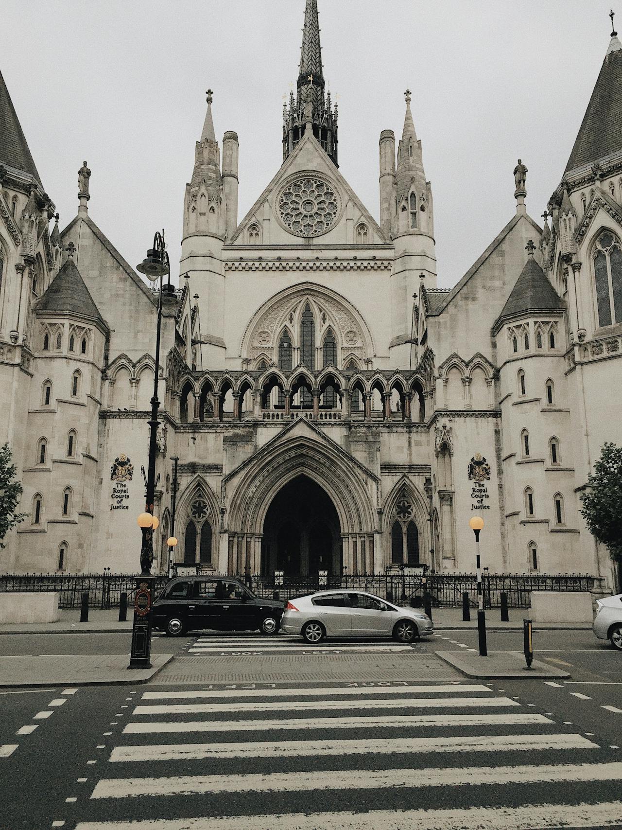 best-commercial-litigation-lawyers-london-uk